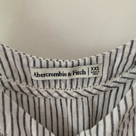 Abercrombie top - Picture 2 of 3